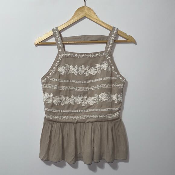 In loom Kamdyn Embroidered Top women’s size small - Picture 1 of 8